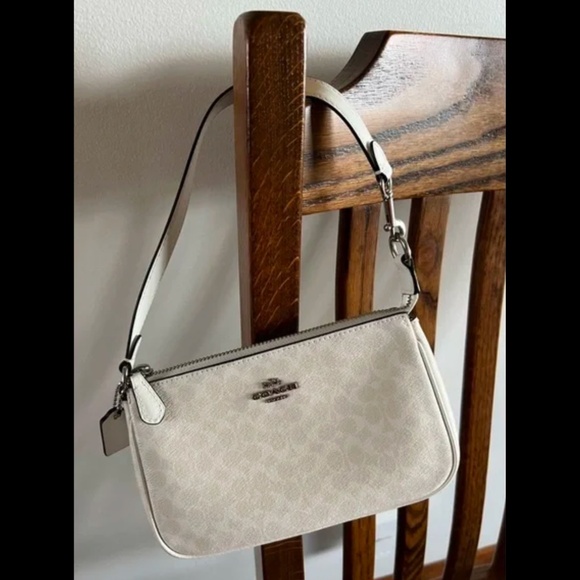 NWOT Coach Nolita 19 Signature Canvas Wristlet Glacier White Silver Hardware - Picture 1 of 11